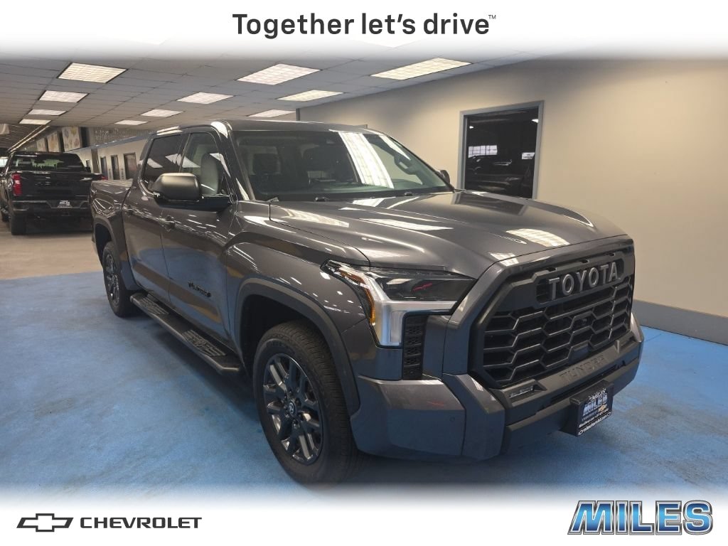Used 2023 Toyota Tundra SR5 w/ SR5 Convenience Package AWD/4WD image 1