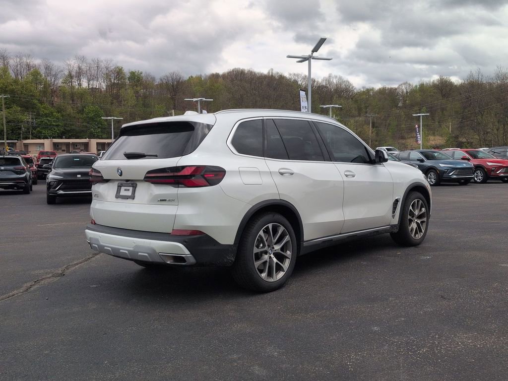 Used 2026 BMW X5 xDrive40i w/ Premium Package AWD/4WD image 5