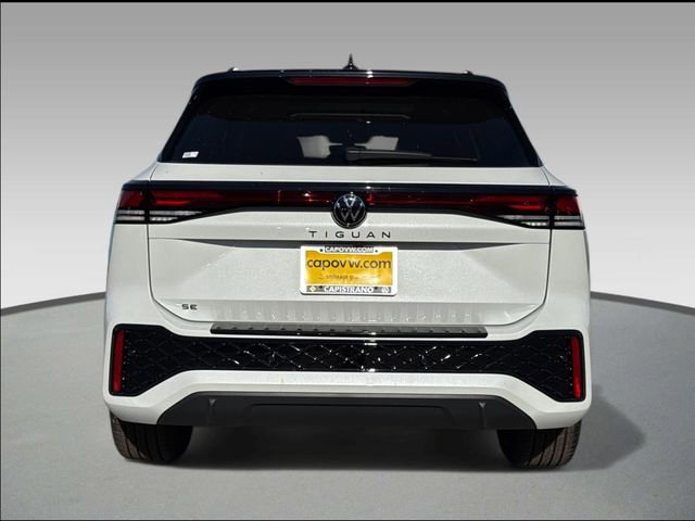 New 2026 Volkswagen Tiguan SE R-Line image 5