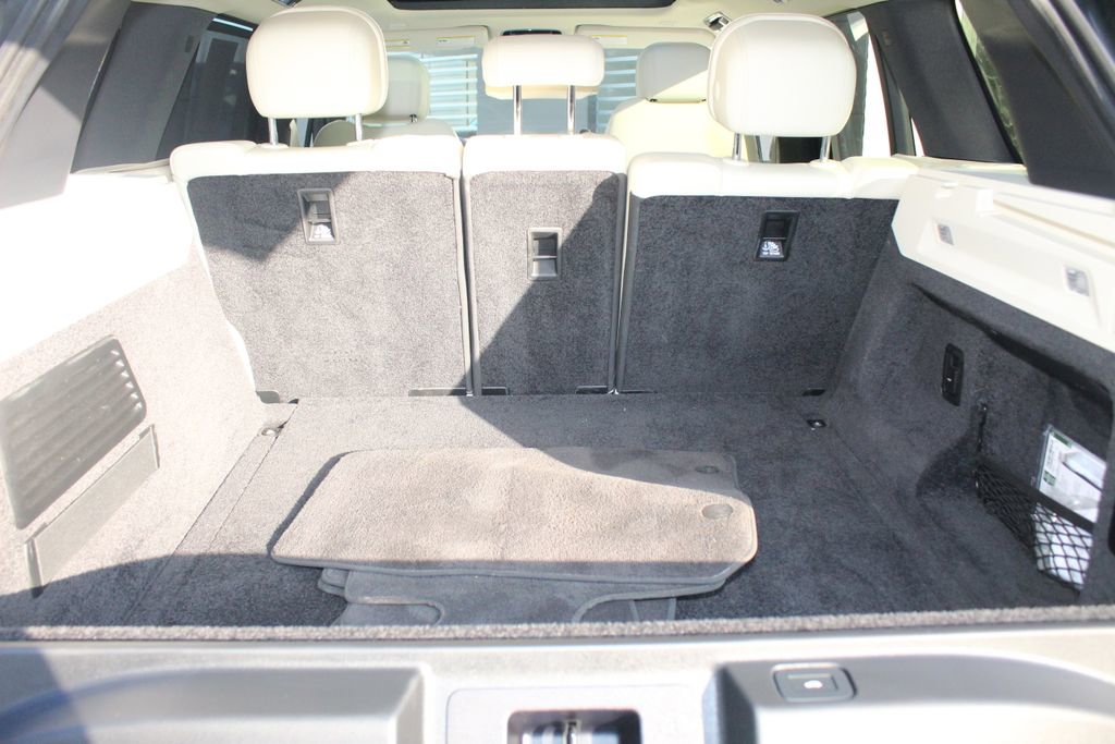 Used 2024 Land Rover Range Rover SE image 12