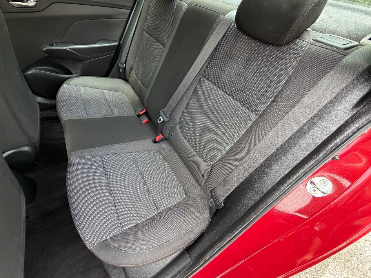 Used 2021 Hyundai Accent SE w/ Cargo Package FWD image 14