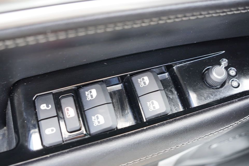 Used 2024 Jeep Wagoneer Series II w/ Flexible Seating Group image 27