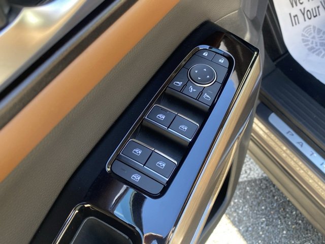 Used 2023 Nissan Pathfinder Platinum image 13