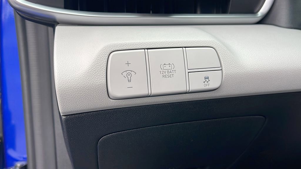 New 2025 Hyundai Elantra Limited image 26