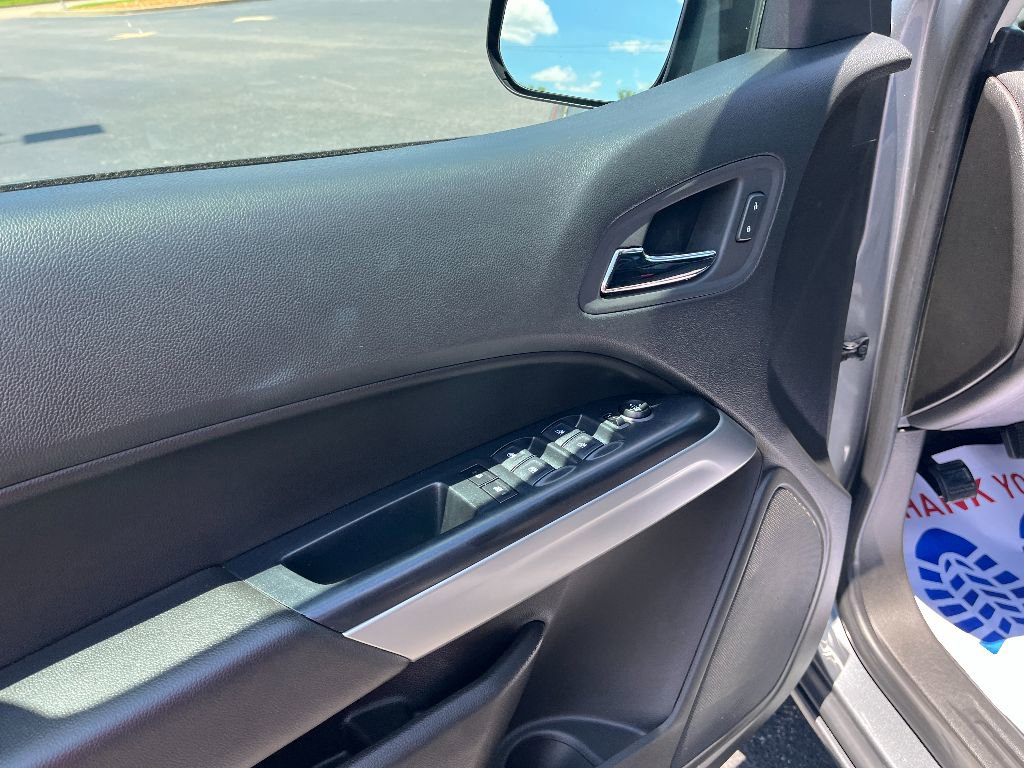 Used 2022 Chevrolet Colorado LT w/ Safety Package image 25