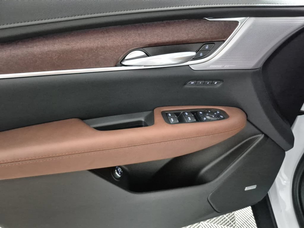 New 2026 Cadillac XT5 Premium Luxury w/ Driver Assist Package AWD/4WD image 9