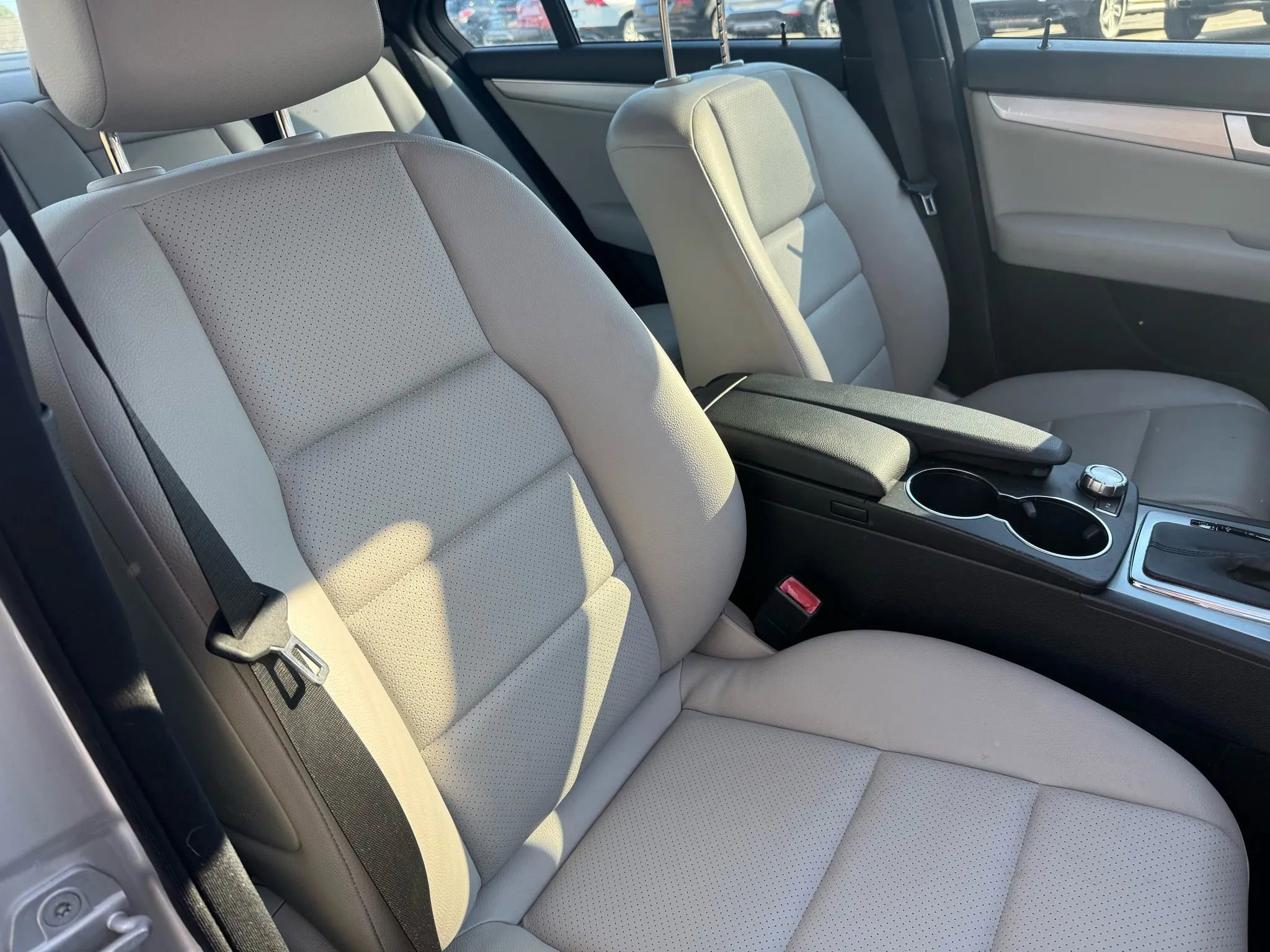 Used 2013 Mercedes-Benz C 250 Sedan image 24