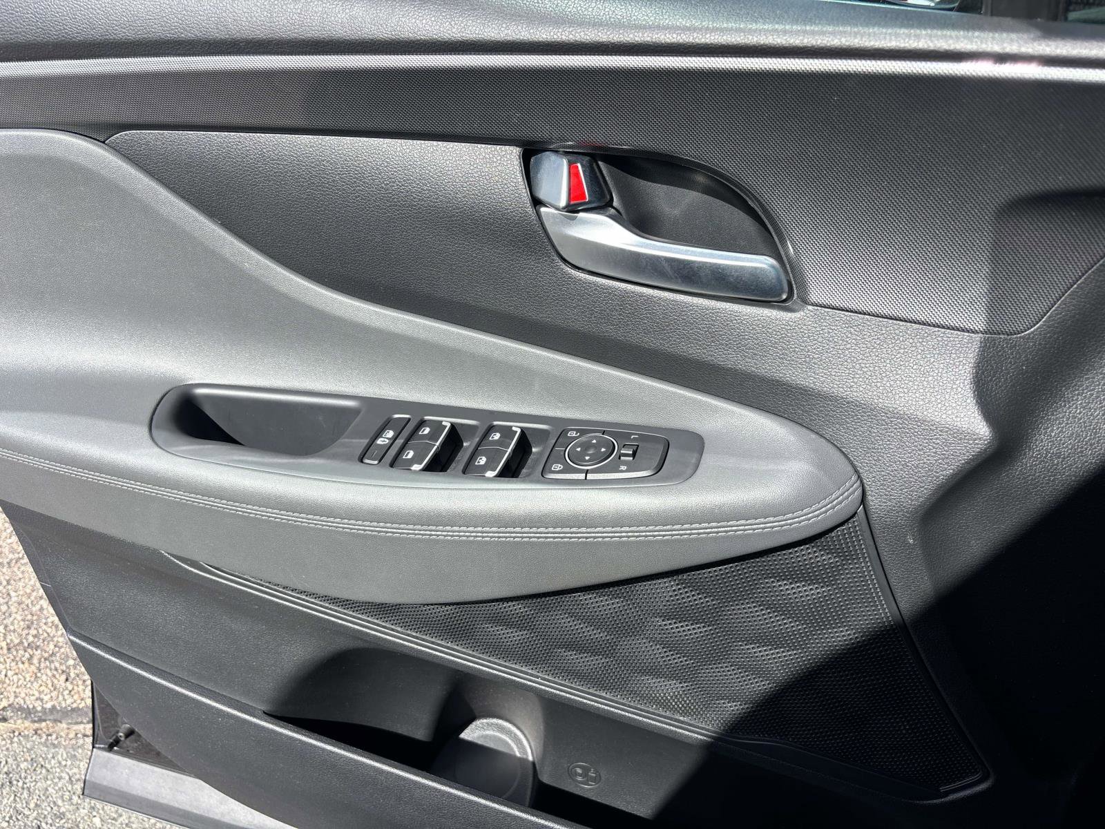 Used 2023 Hyundai Santa Fe SEL w/ Cargo Package image 18