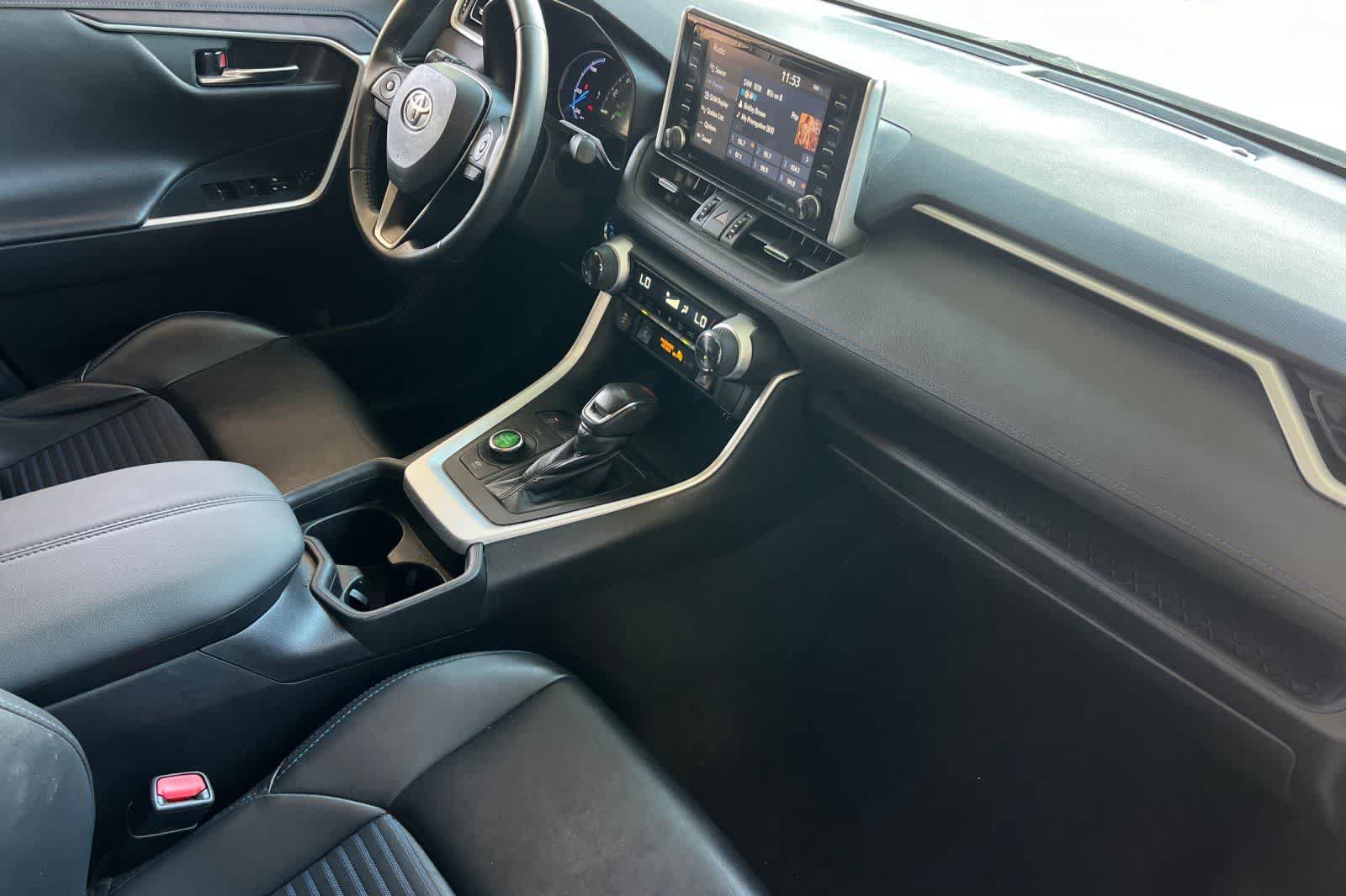 Used 2019 Toyota RAV4 XSE w/ XSE Weather Package AWD/4WD image 17