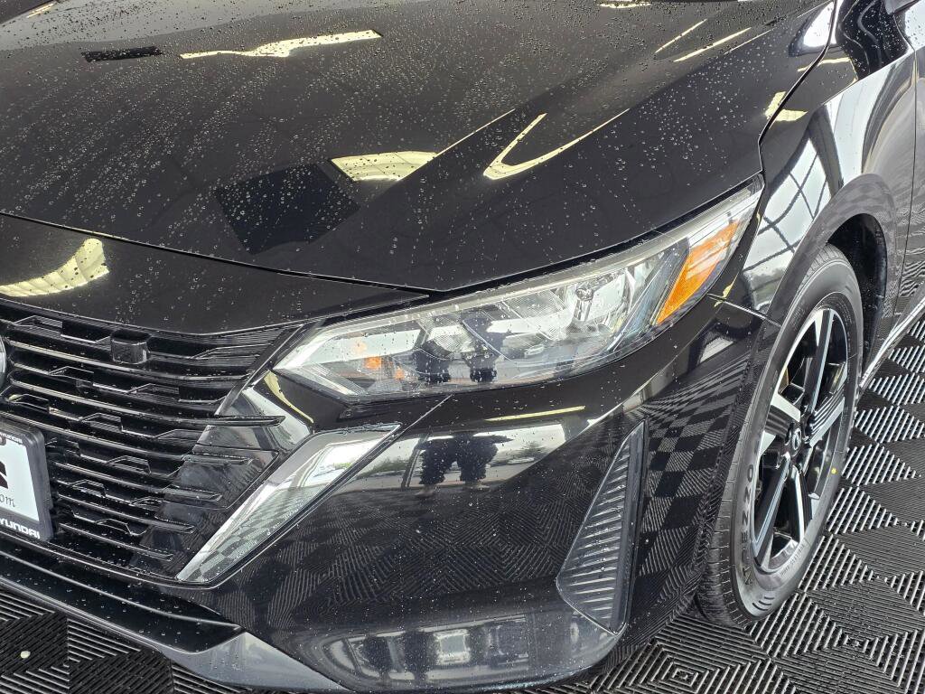 Used 2024 Nissan Sentra SV FWD image 9