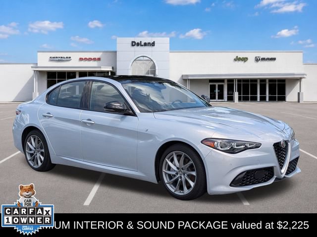 Used 2024 Alfa Romeo Giulia Ti RWD image 1