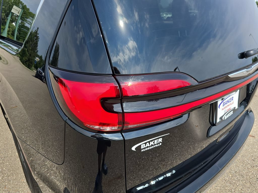 Used 2025 Chrysler Pacifica Select FWD image 38