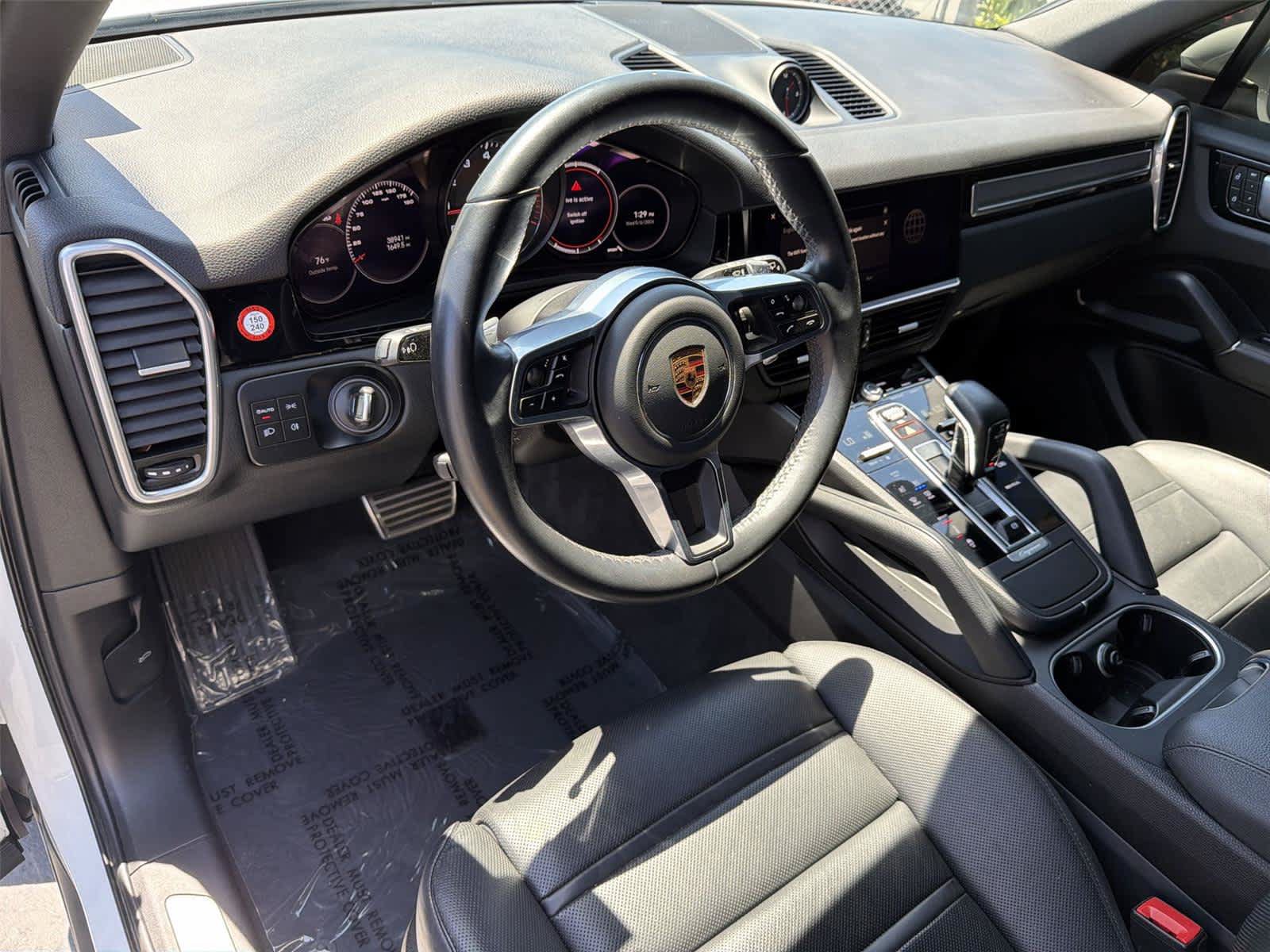 Used 2022 Porsche Cayenne S AWD/4WD image 2