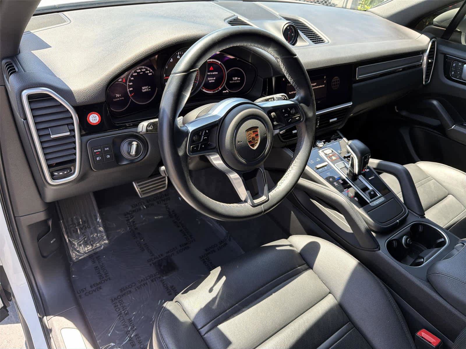 Used 2022 Porsche Cayenne S AWD/4WD image 2