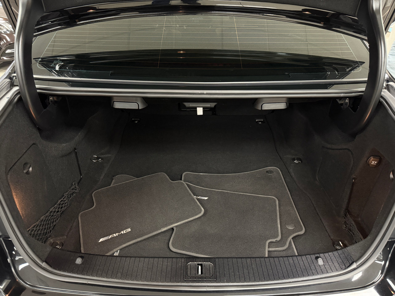 Used 2013 Mercedes-Benz E 63 AMG Sedan w/ AMG Performance Pkg image 39
