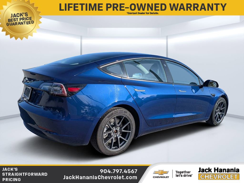 Used 2022 Tesla Model 3 Standard Range image 3