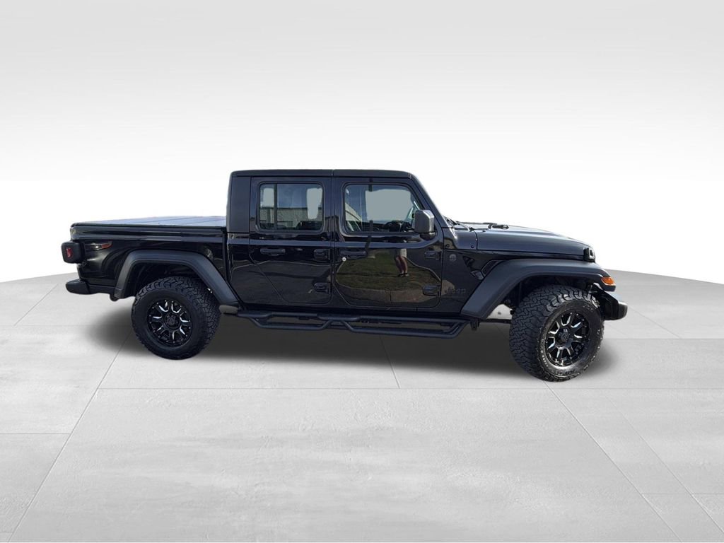Used 2025 Jeep Gladiator Sport image 2