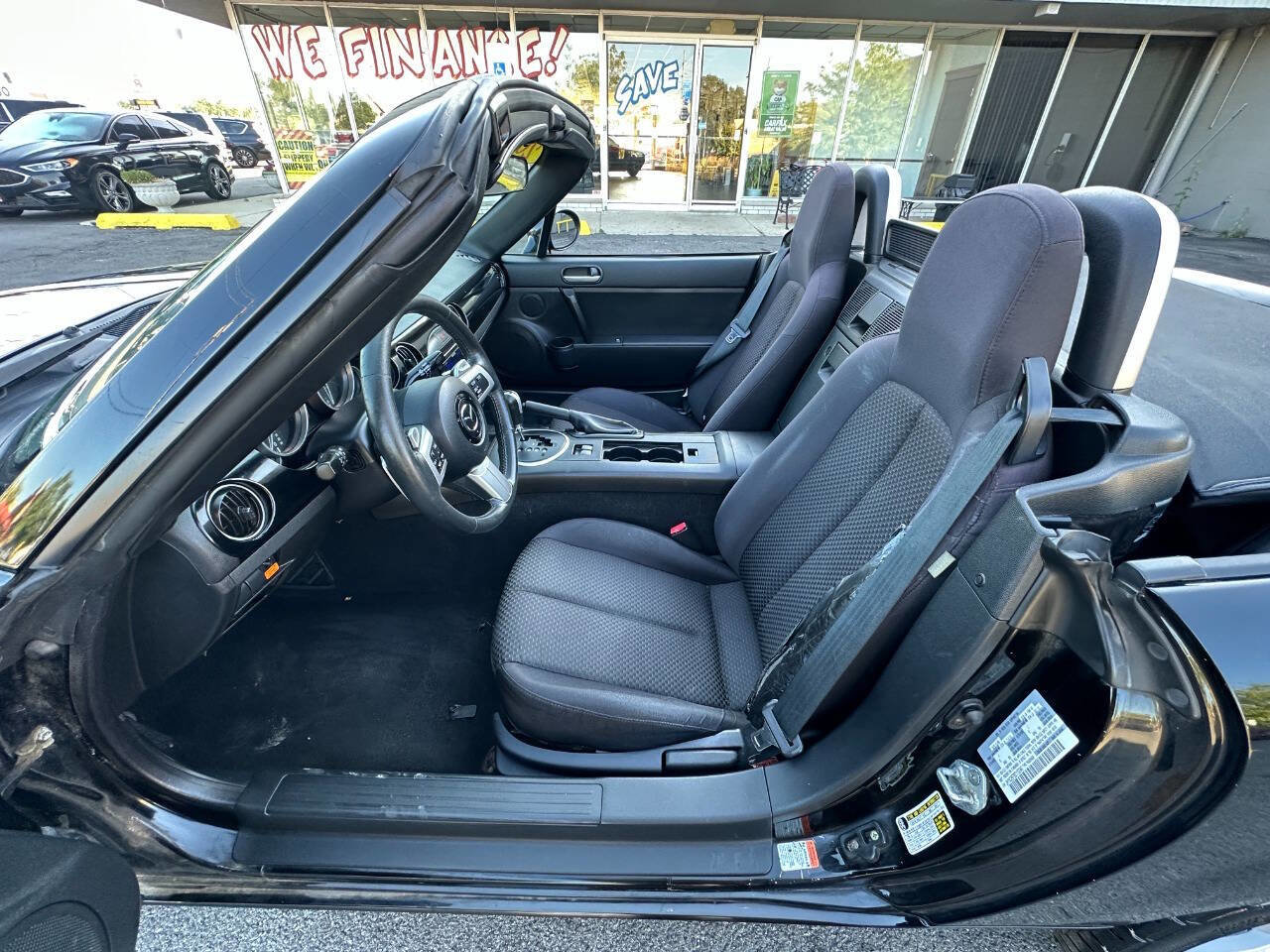 Used 2006 MAZDA MX-5 Miata Sport image 11