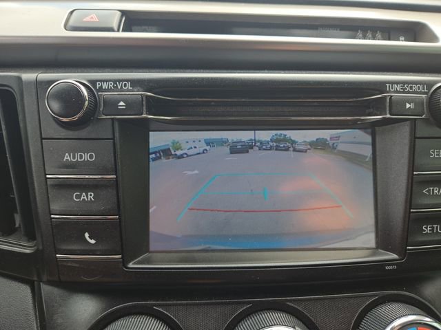 Used 2018 Toyota RAV4 LE image 23