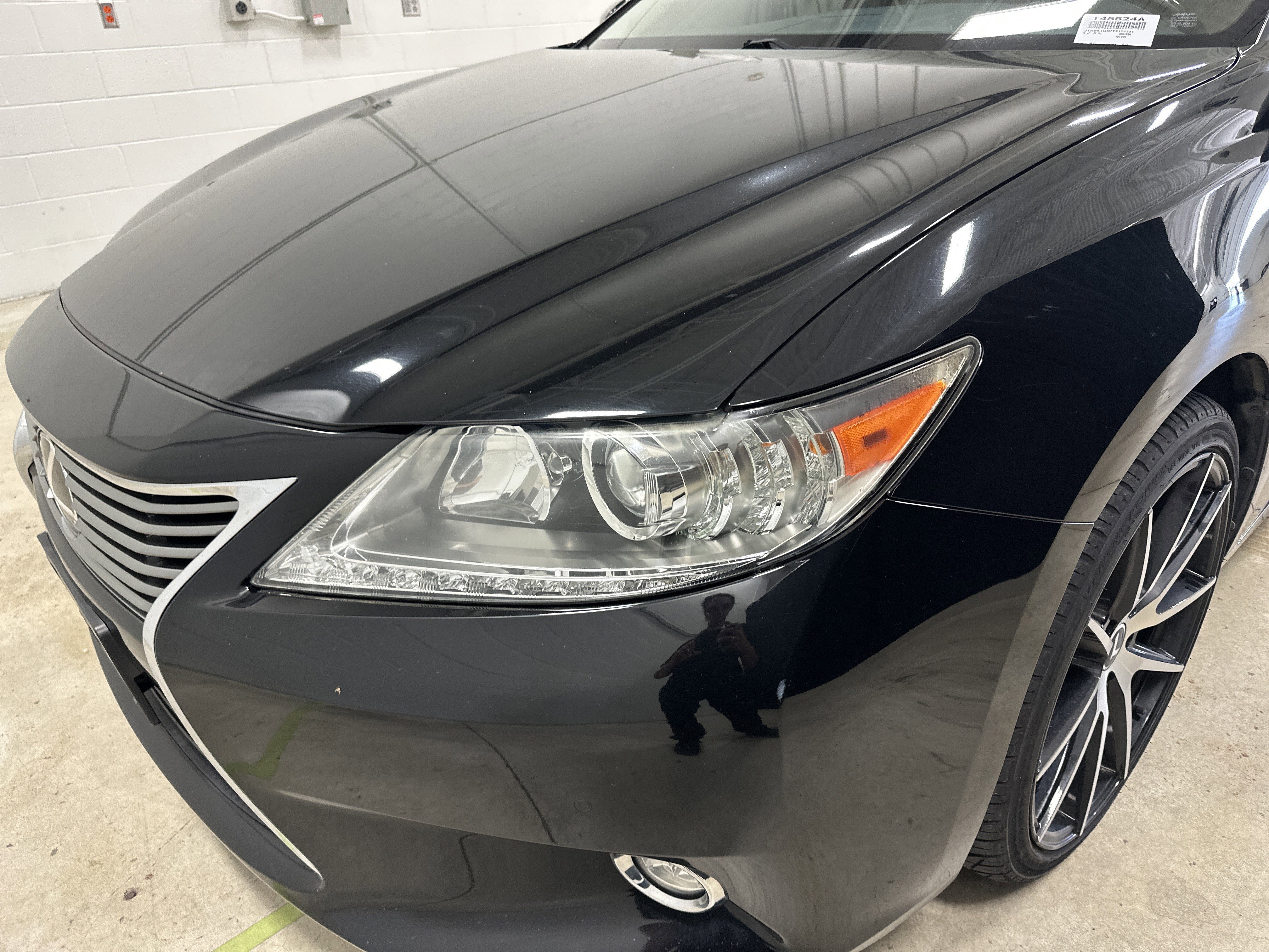Used 2015 Lexus ES 350 w/ Luxury Package image 6