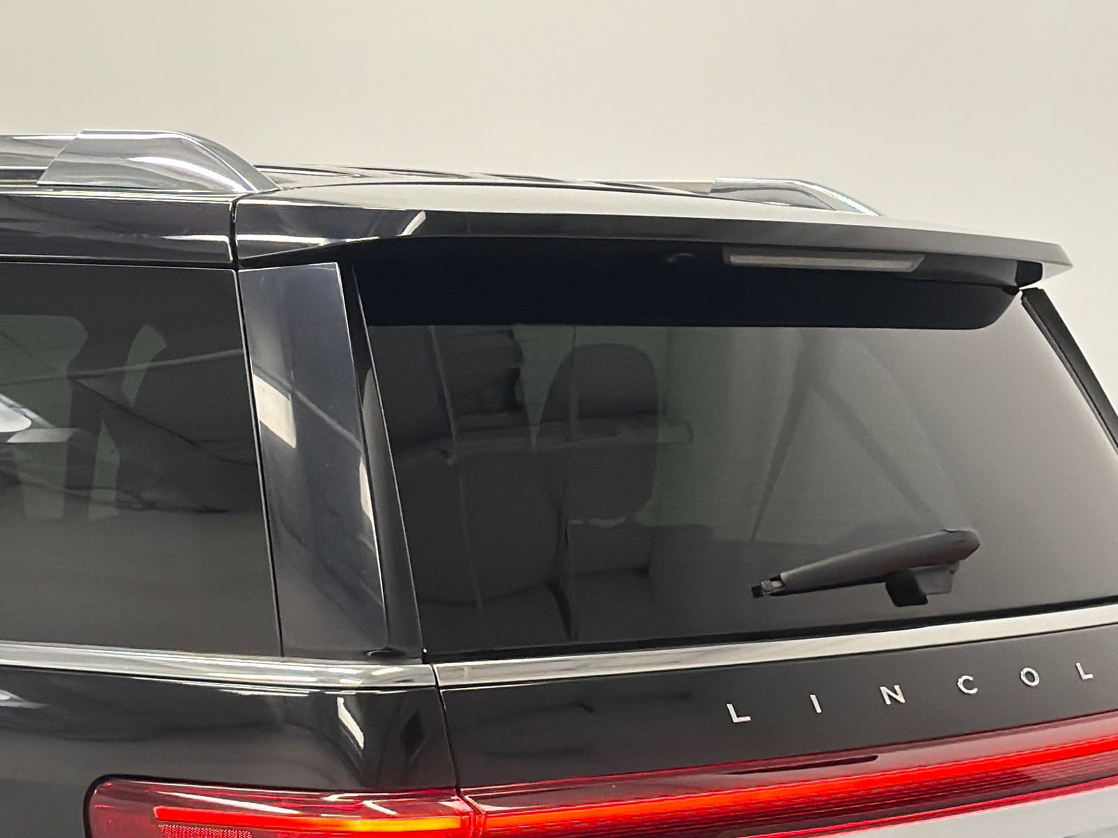 Certified 2023 Lincoln Navigator L Reserve AWD/4WD image 8