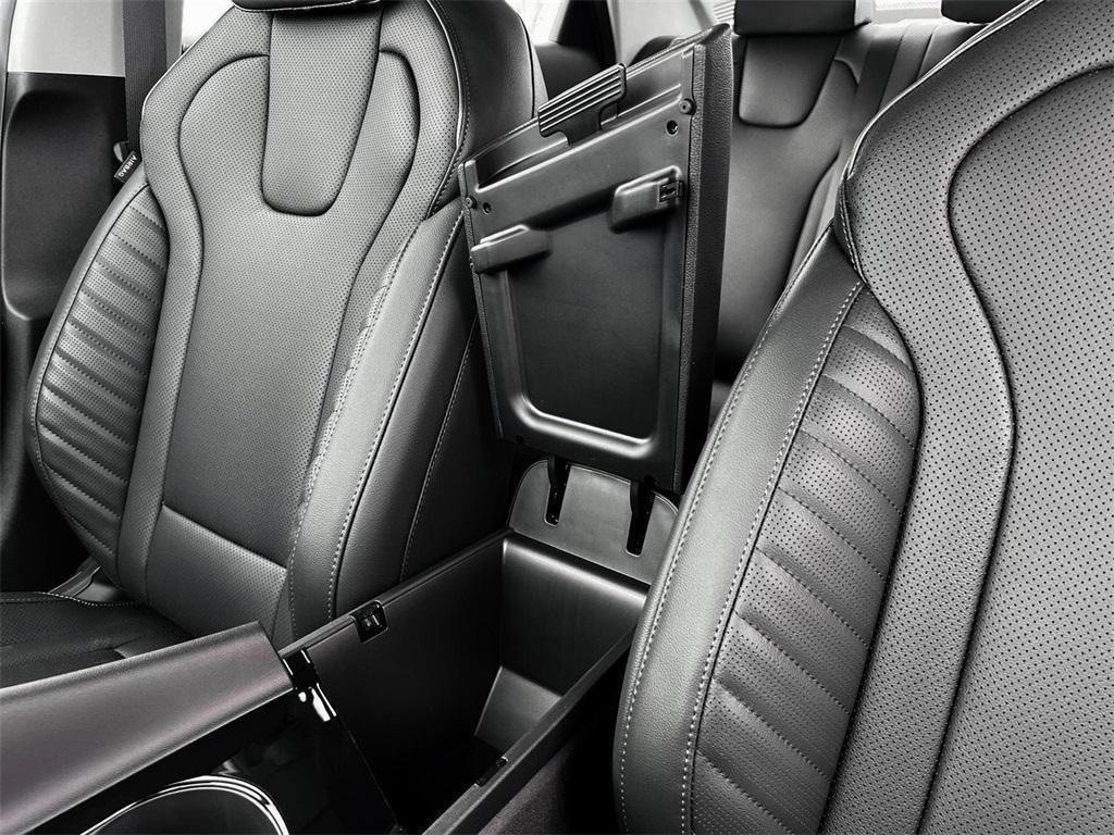 New 2025 Hyundai Elantra Limited w/ Cargo Package image 18