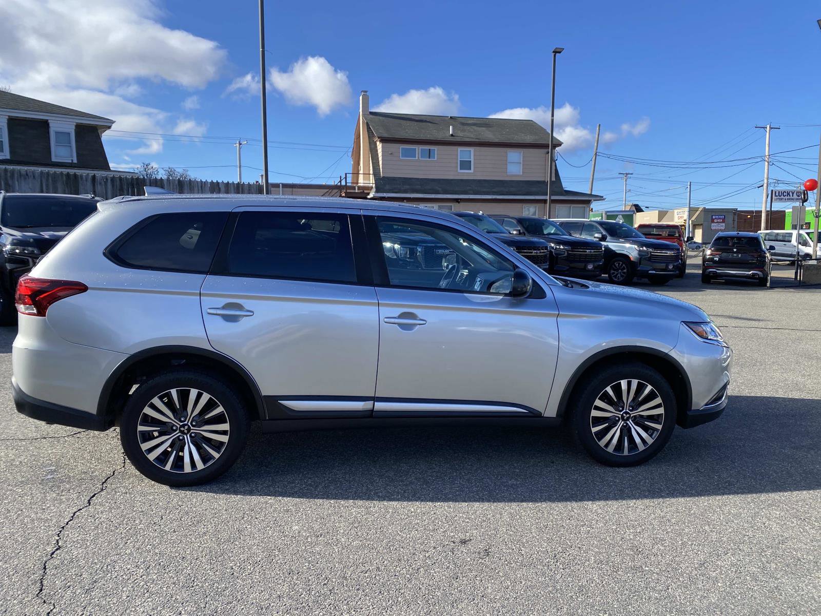 Used 2020 Mitsubishi Outlander ES image 7