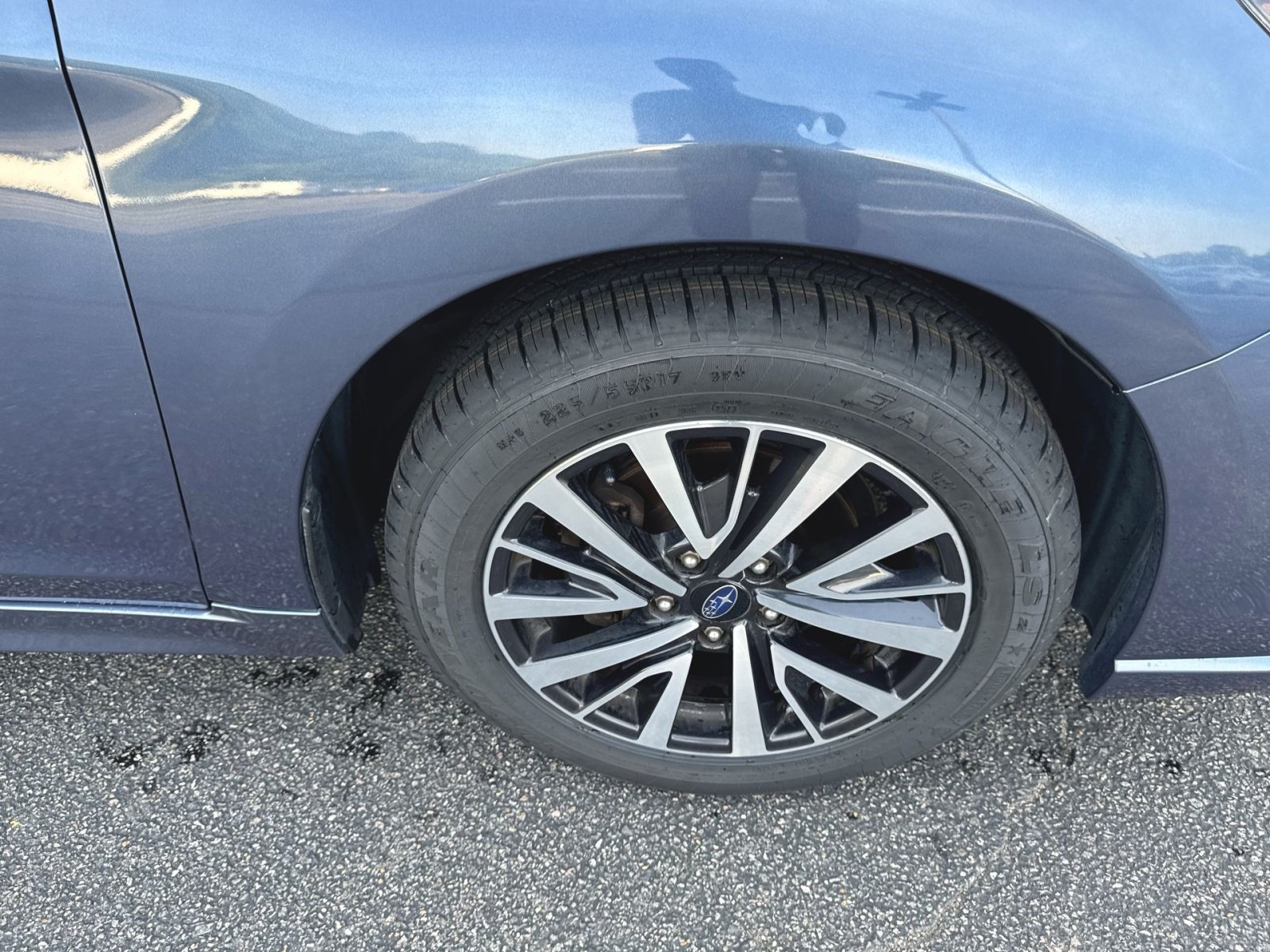 Used 2018 Subaru Legacy 2.5i Premium w/ Popular Package #1 AWD/4WD image 2