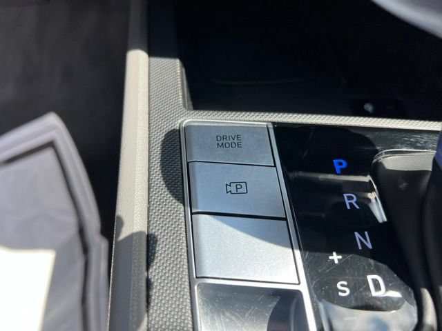 Used 2025 Hyundai Elantra SEL FWD image 24