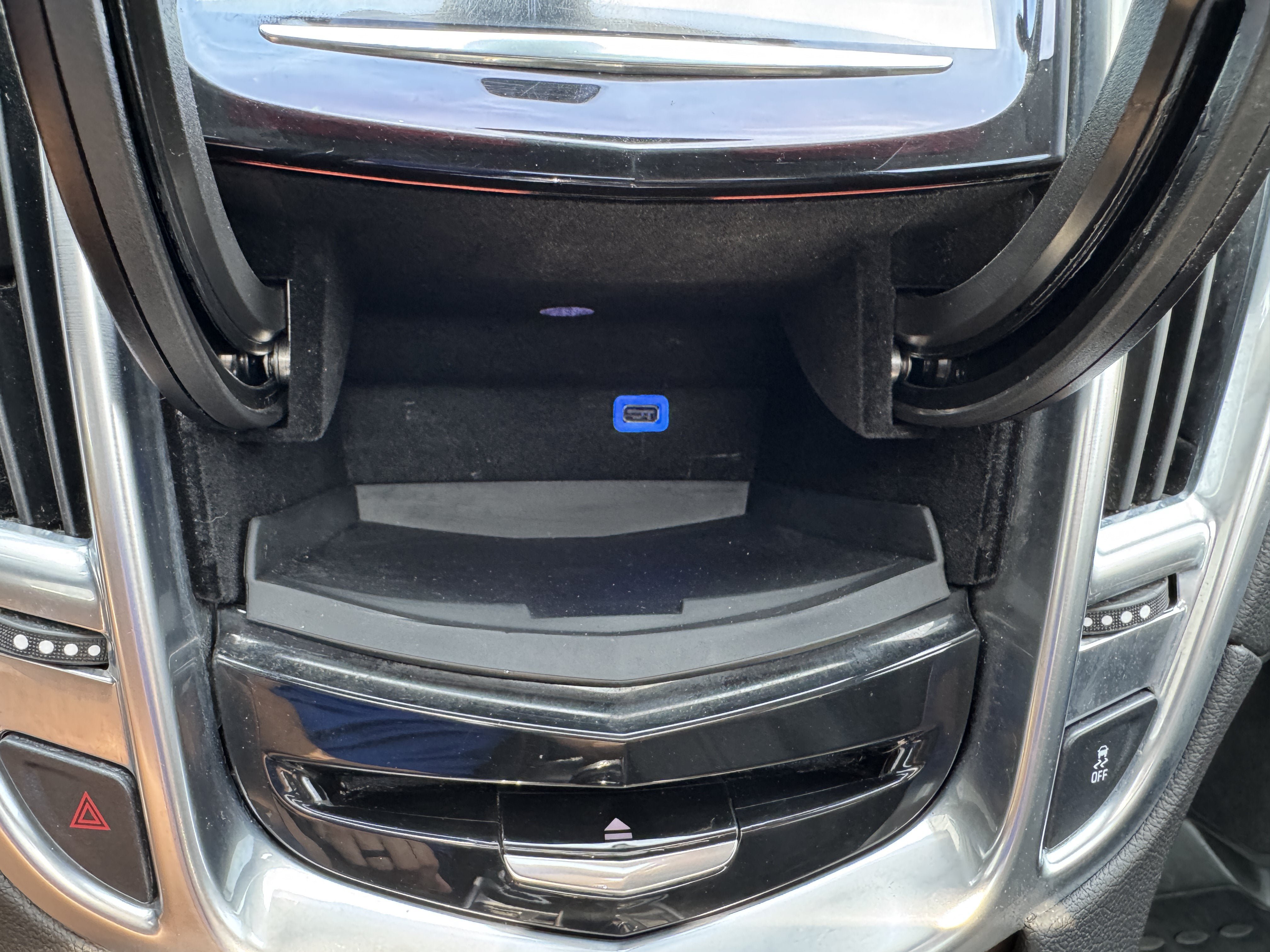 Used 2016 Cadillac SRX Luxury w/ Trailering Package AWD/4WD image 19