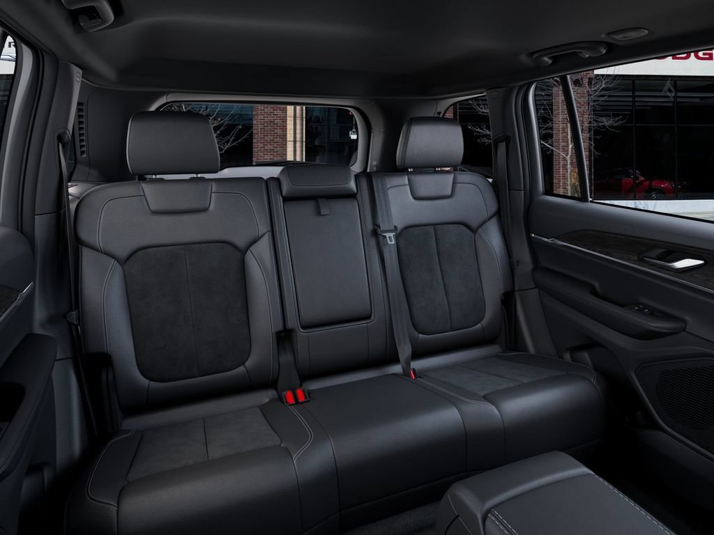 New 2026 Jeep Grand Cherokee Altitude AWD/4WD image 15