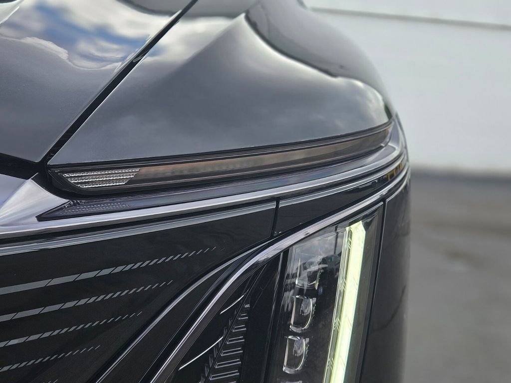 New 2025 Cadillac Lyriq Sport image 10