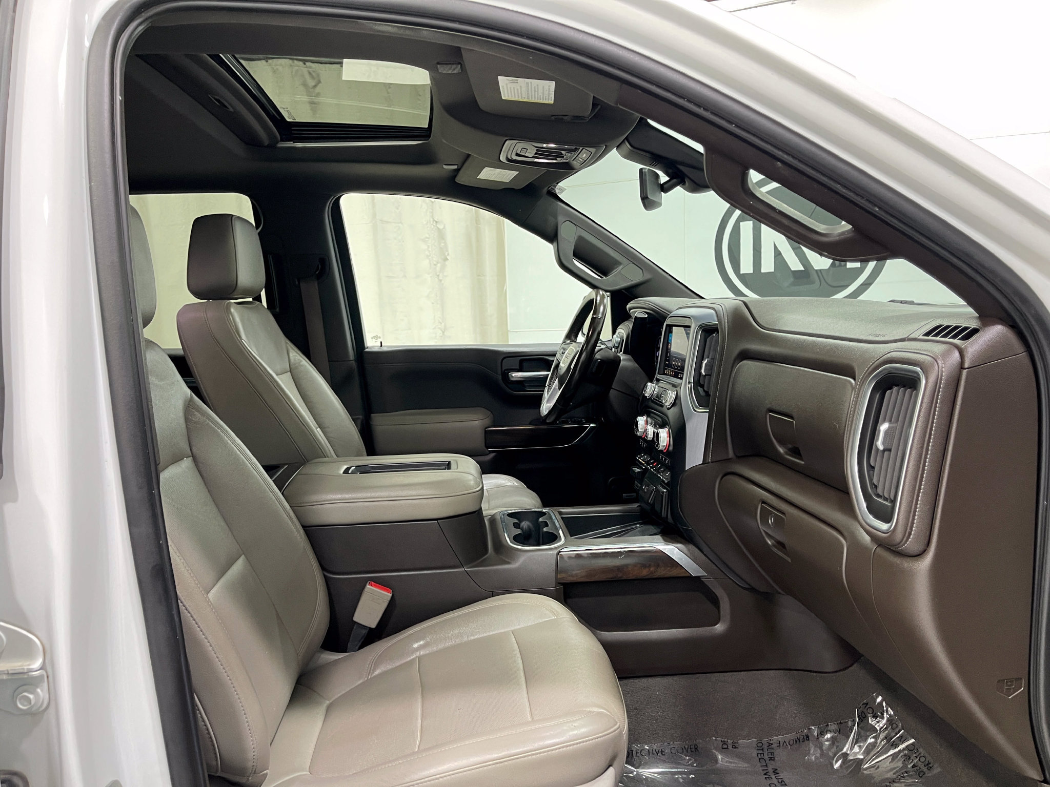 Used 2019 GMC Sierra 1500 SLT w/ SLT Premium Plus Package AWD/4WD image 32