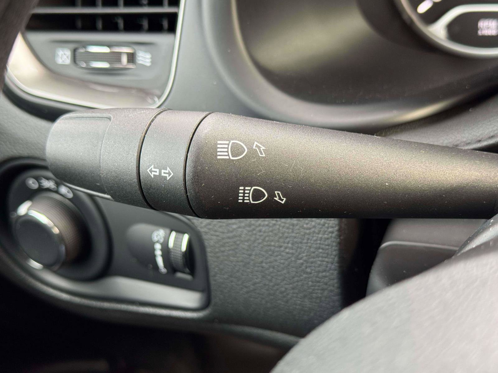 Used 2023 Jeep Renegade Latitude image 19