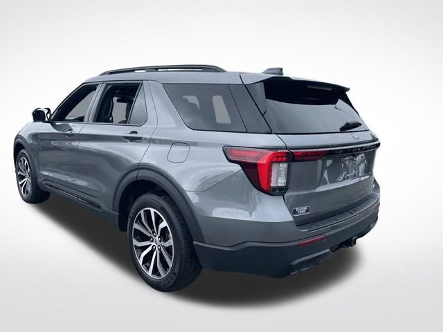 Used 2025 Ford Explorer ST-Line AWD/4WD image 3