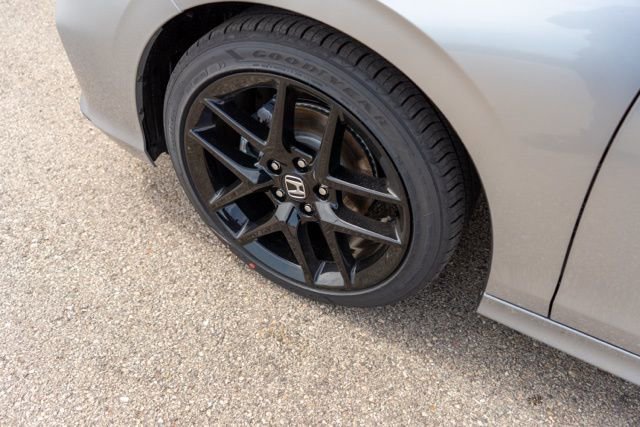 Used 2025 Honda Civic Sport image 12