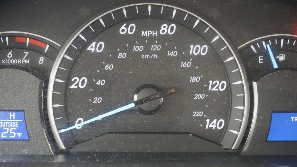 Used 2013 Toyota Camry LE image 45