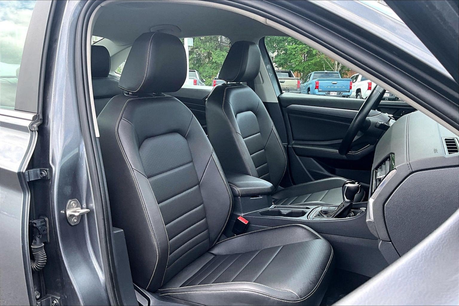 Used 2024 Volkswagen Jetta SE FWD image 7