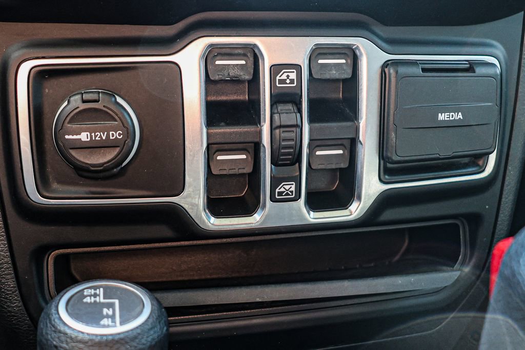 Used 2021 Jeep Wrangler Unlimited Sahara image 39