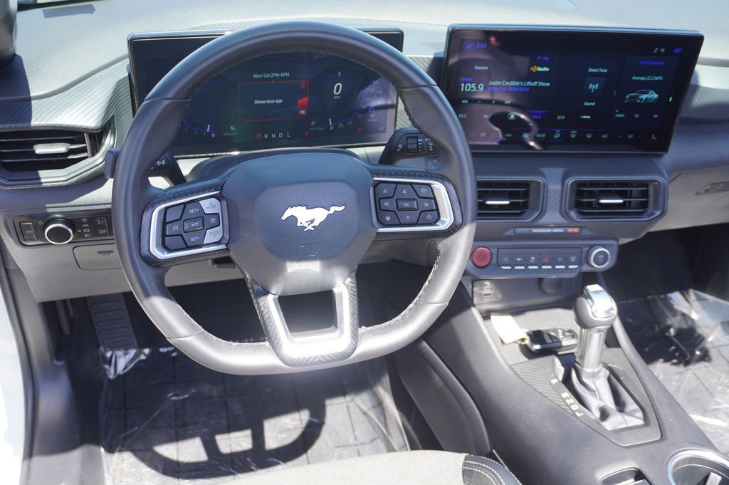 Used 2025 Ford Mustang Convertible RWD image 10