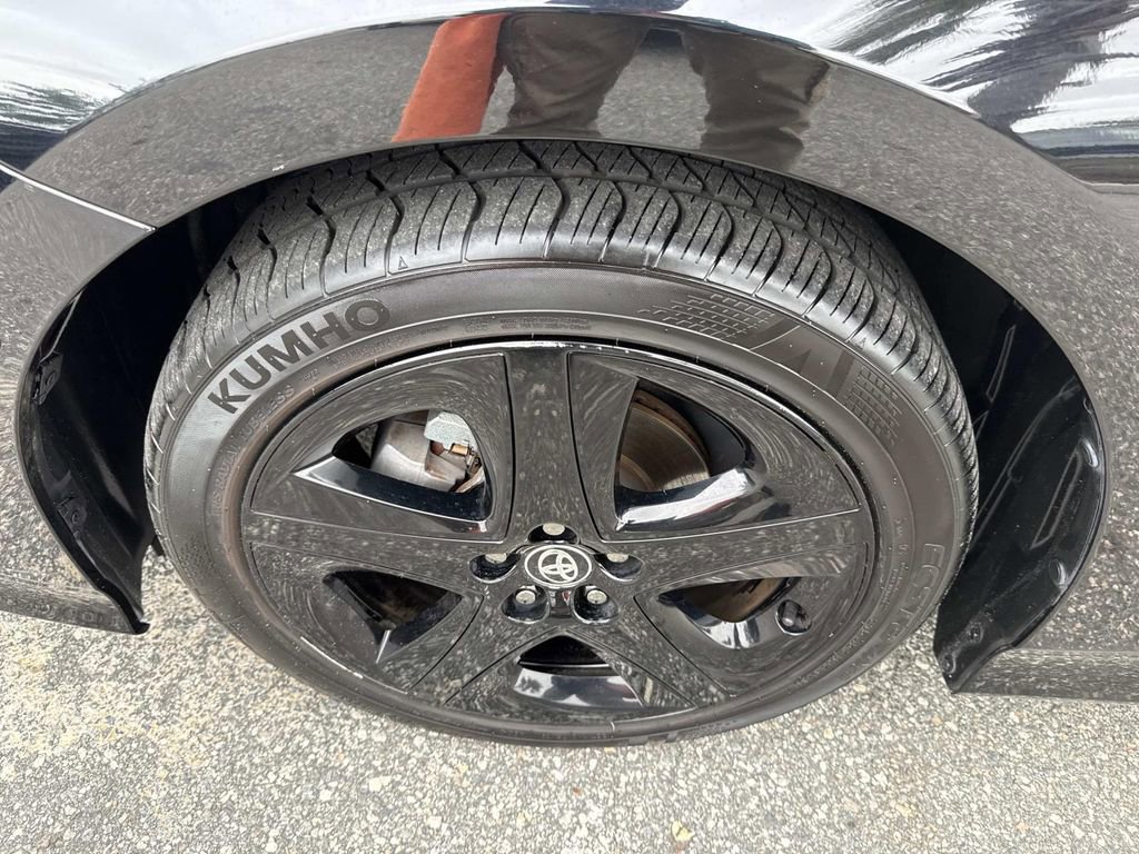 Used 2022 Toyota Prius FWD image 12