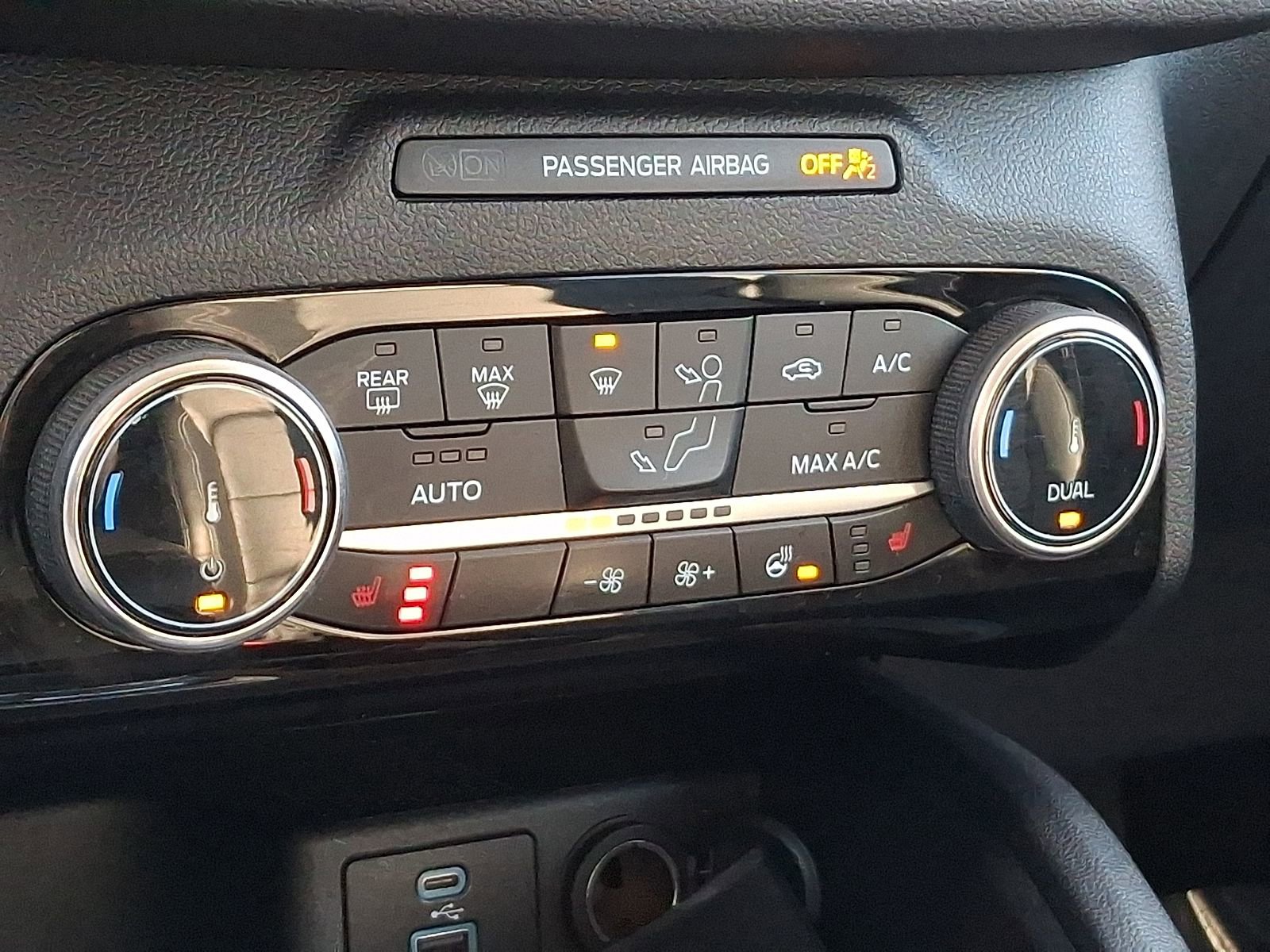 Used 2022 Ford Escape SEL AWD/4WD image 16