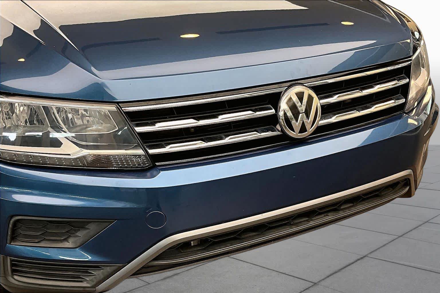 Used 2019 Volkswagen Tiguan SE w/ Panoramic Sunroof Package FWD image 31