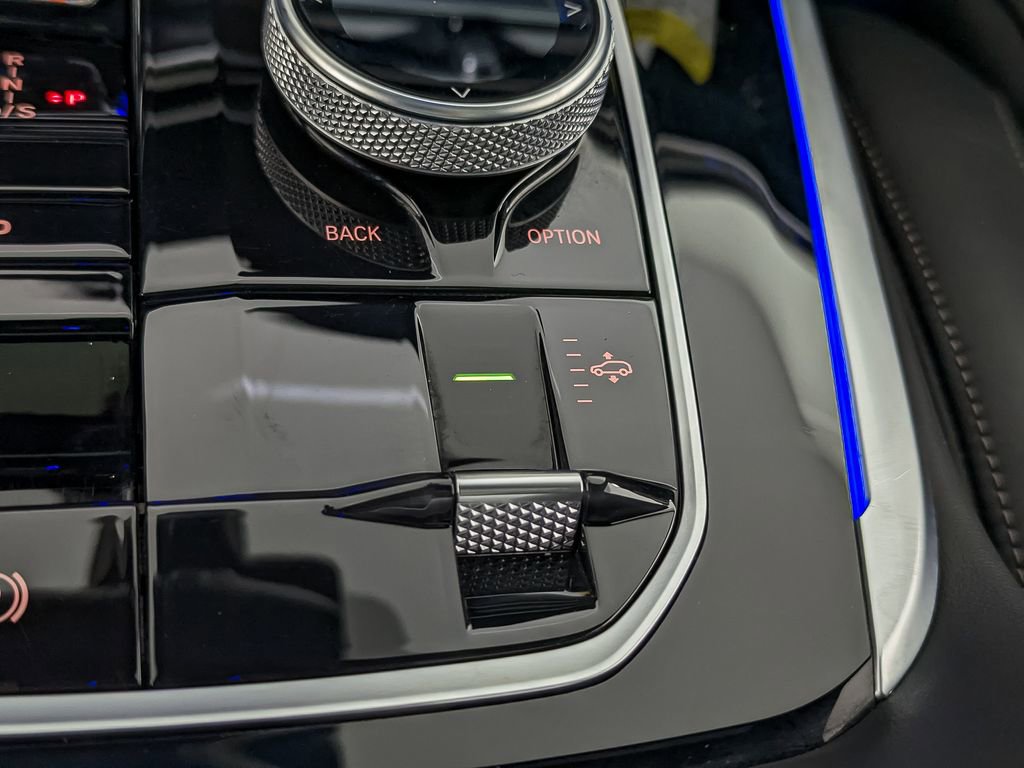 Certified 2025 BMW X7 M60i w/ Executive Package image 30