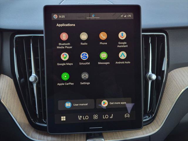 New 2027 Volvo XC60 B5 Plus AWD/4WD image 8