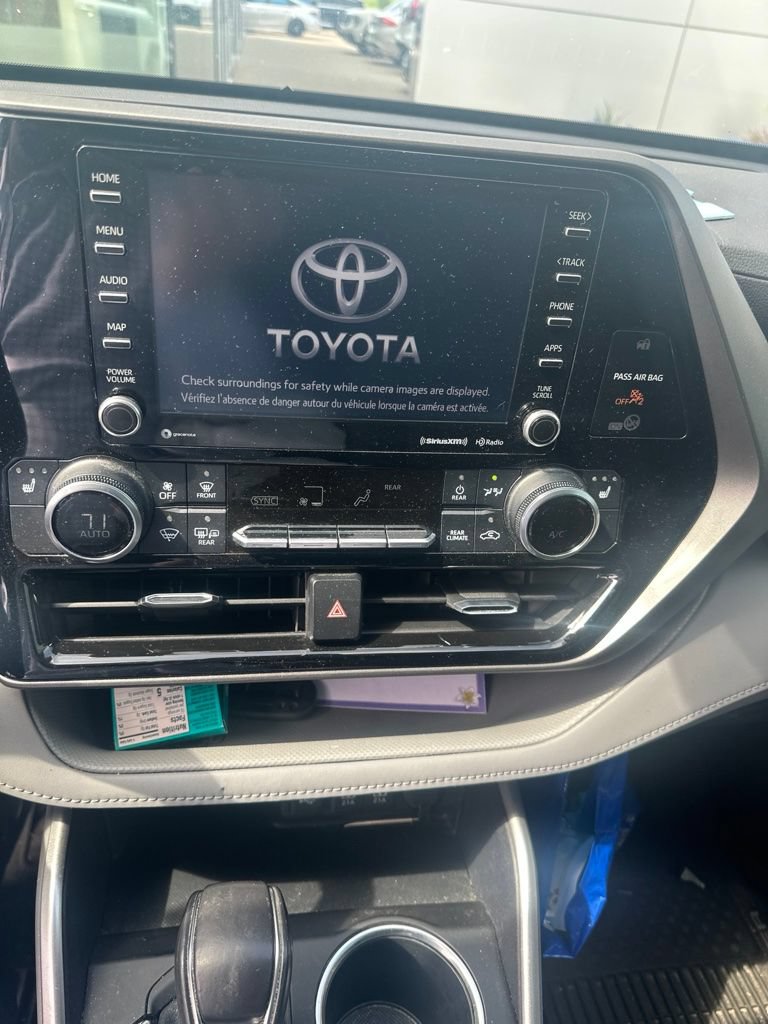 Used 2021 Toyota Highlander XLE w/ Protection Package #3 (TMS) AWD/4WD image 8
