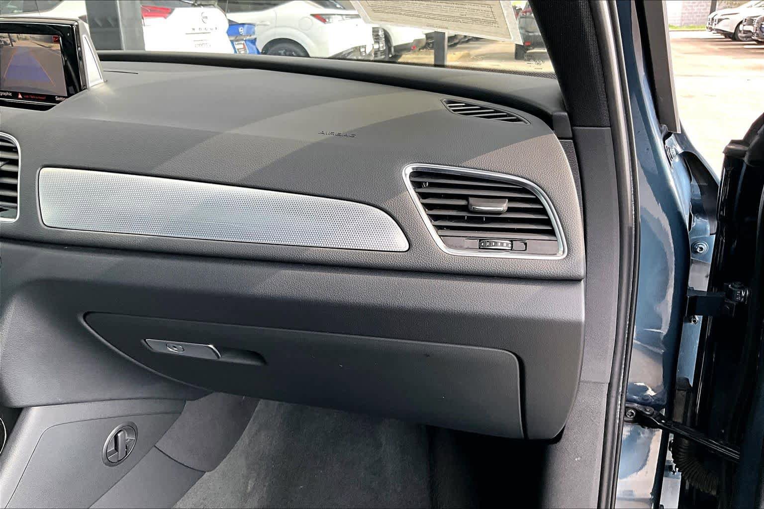 Used 2018 Audi Q3 2.0T Premium w/ Convenience Package FWD image 19