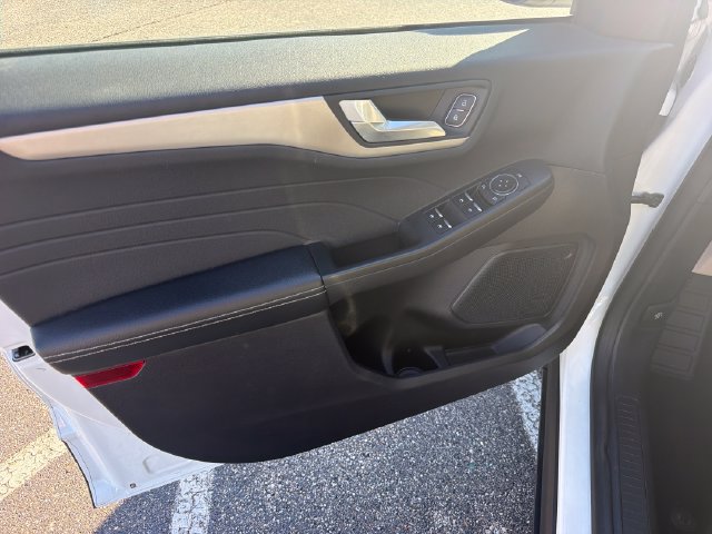 Used 2022 Ford Escape SEL FWD image 10