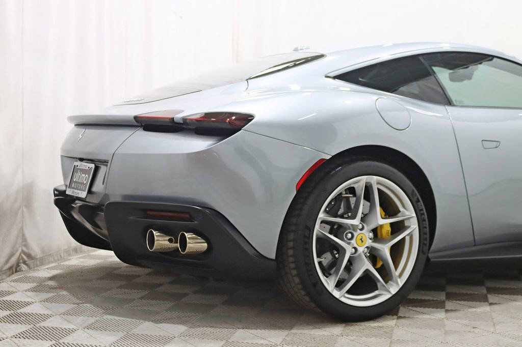 Used 2022 Ferrari Roma RWD image 13