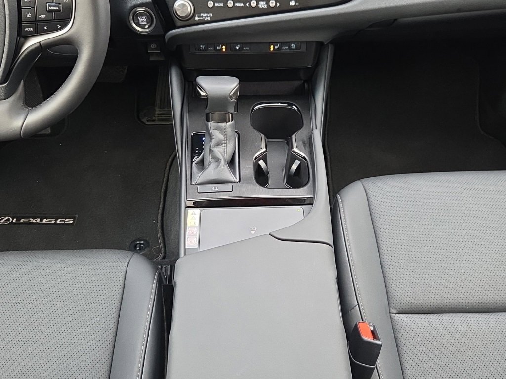 Certified 2024 Lexus ES 350 w/ Premium Package image 23
